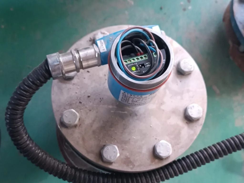 Titreşimli Seviye Şalteri Nedir ve Nasıl Çalışır?